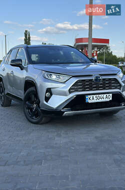 Внедорожник / Кроссовер Toyota RAV4 2020 в Голованевске