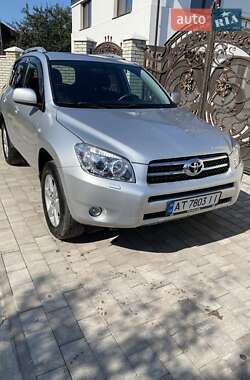 Позашляховик / Кросовер Toyota RAV4 2008 в Івано-Франківську