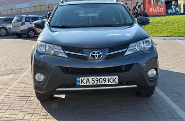Внедорожник / Кроссовер Toyota RAV4 2015 в 
