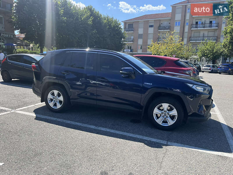 Позашляховик / Кросовер Toyota RAV4 2019 в Одесі