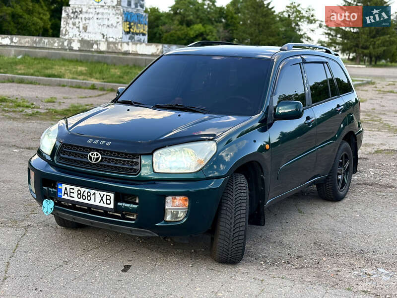 Внедорожник / Кроссовер Toyota RAV4 2000 в Чугуеве