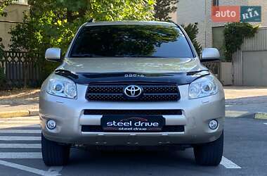 Внедорожник / Кроссовер Toyota RAV4 2006 в Николаеве