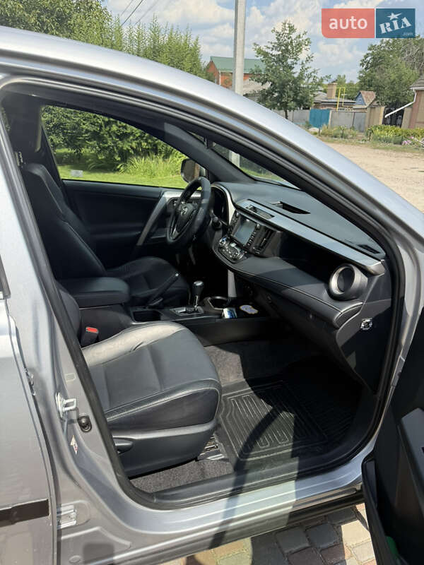 Позашляховик / Кросовер Toyota RAV4 2016 в Кропивницькому