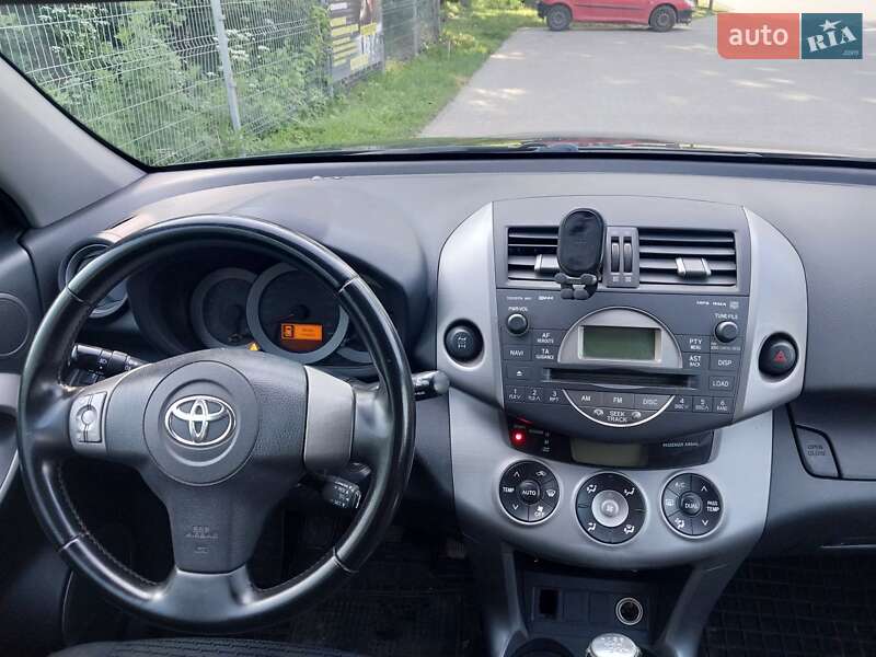 Внедорожник / Кроссовер Toyota RAV4 2008 в Ивано-Франковске