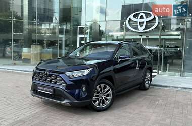 Внедорожник / Кроссовер Toyota RAV4 2023 в Киеве