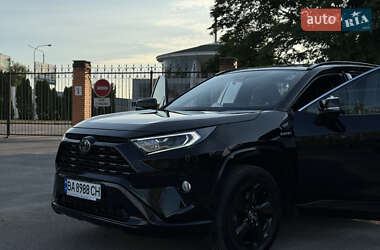 Внедорожник / Кроссовер Toyota RAV4 2020 в 