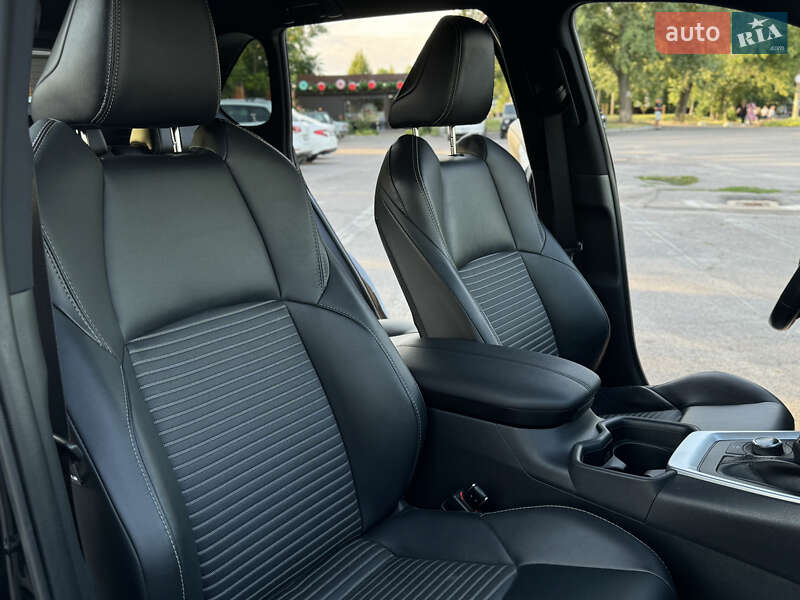 Внедорожник / Кроссовер Toyota RAV4 2020 в Александрие фото 19 Внедорожник / Кроссовер Toyota RAV4 2020 в Александрие