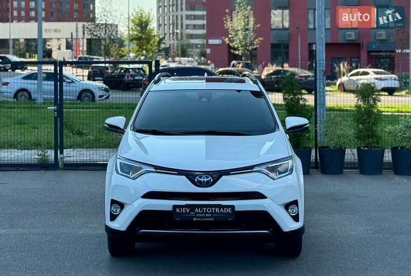 Позашляховик / Кросовер Toyota RAV4 2018 в Києві