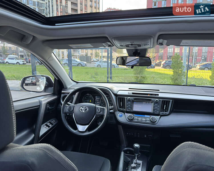 Позашляховик / Кросовер Toyota RAV4 2018 в Києві
