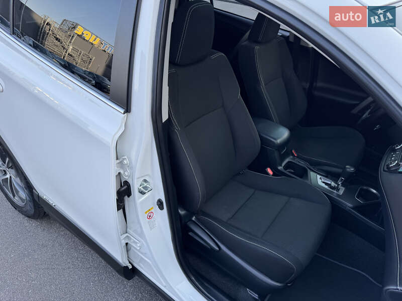 Позашляховик / Кросовер Toyota RAV4 2018 в Києві