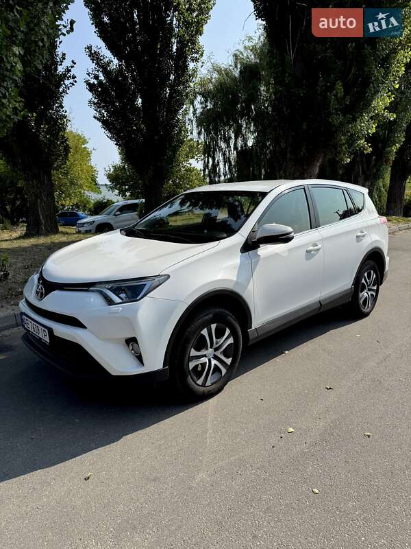 Внедорожник / Кроссовер Toyota RAV4 2018 в Верхнеднепровске фото 5 Внедорожник / Кроссовер Toyota RAV4 2018 в Верхнеднепровске