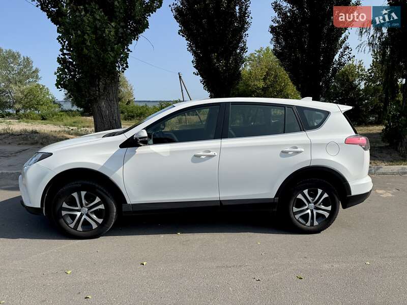 Внедорожник / Кроссовер Toyota RAV4 2018 в Верхнеднепровске фото 6 Внедорожник / Кроссовер Toyota RAV4 2018 в Верхнеднепровске