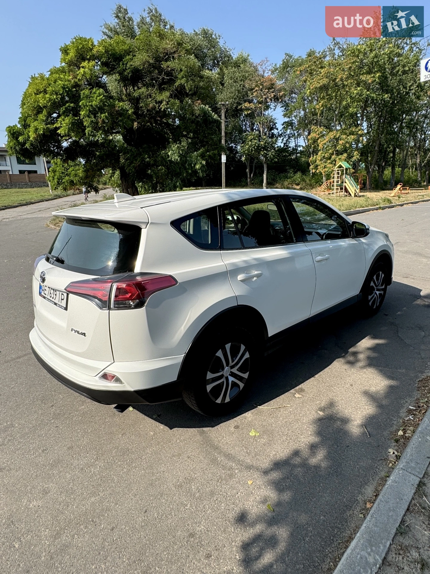 2018 Toyota RAV 4 - мініатюра 9