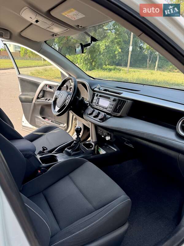 Внедорожник / Кроссовер Toyota RAV4 2018 в Верхнеднепровске фото 12 Внедорожник / Кроссовер Toyota RAV4 2018 в Верхнеднепровске