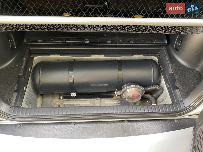 Позашляховик / Кросовер Toyota RAV4 2008 в Івано-Франківську фото 12 Позашляховик / Кросовер Toyota RAV4 2008 в Івано-Франківську