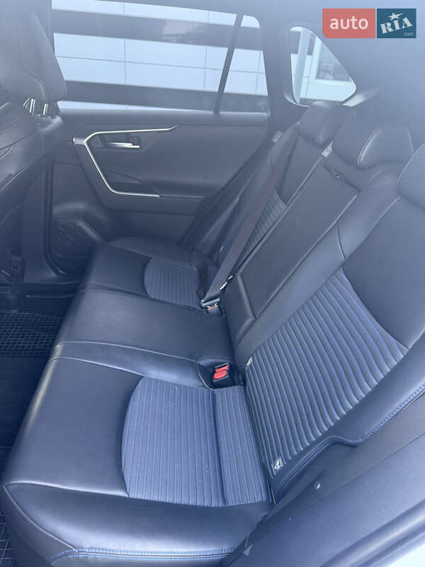 Позашляховик / Кросовер Toyota RAV4 2019 в Одесі