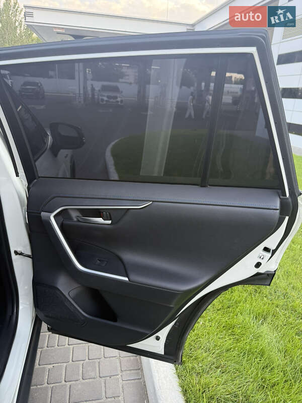 Позашляховик / Кросовер Toyota RAV4 2019 в Одесі