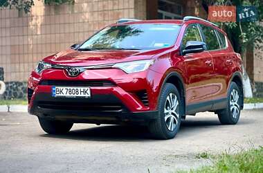 Позашляховик / Кросовер Toyota RAV4 2018 в Рівному