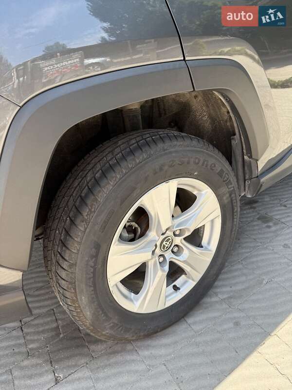 Позашляховик / Кросовер Toyota RAV4 2021 в Тернополі фото 8 Позашляховик / Кросовер Toyota RAV4 2021 в Тернополі