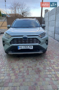 Позашляховик / Кросовер Toyota RAV4 2021 в Харкові
