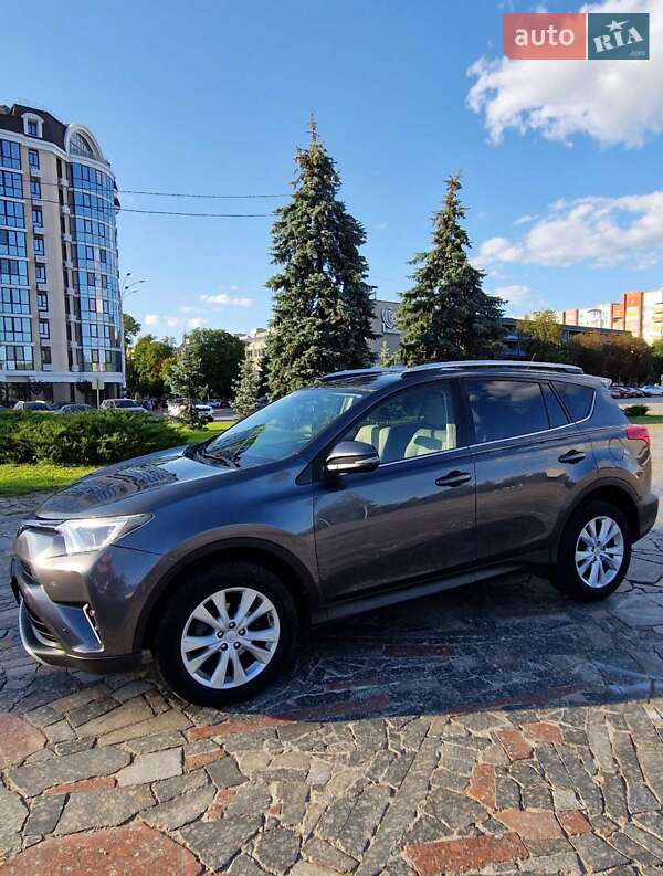 Позашляховик / Кросовер Toyota RAV4 2013 в Кременчуці