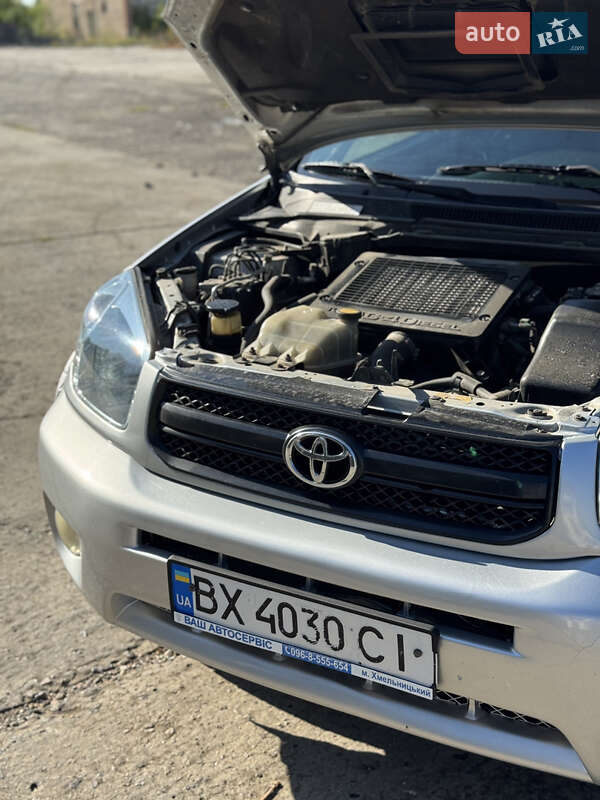 Позашляховик / Кросовер Toyota RAV4 2005 в Деражні