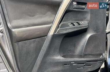 Внедорожник / Кроссовер Toyota RAV4 2013 в 