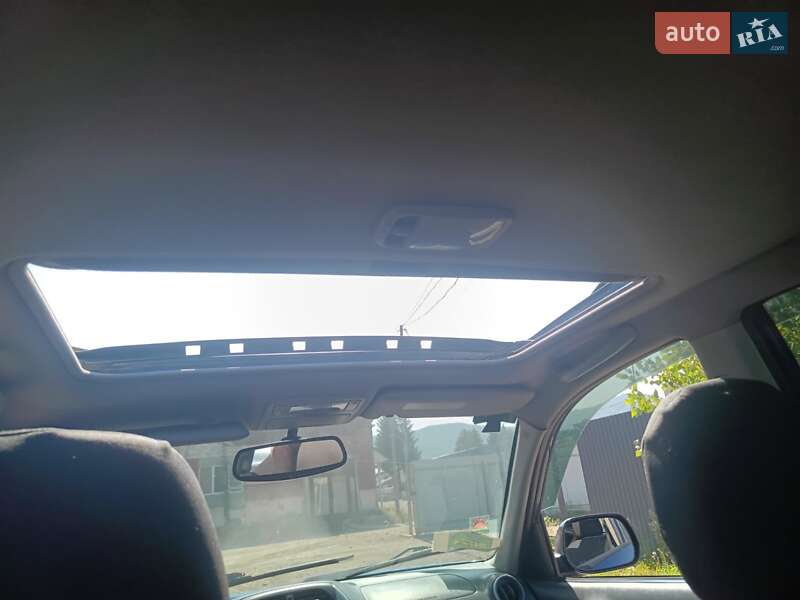 Позашляховик / Кросовер Toyota RAV4 2005 в Хусті