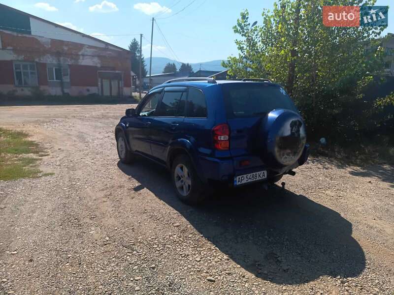 Позашляховик / Кросовер Toyota RAV4 2005 в Хусті