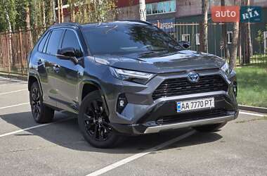 Внедорожник / Кроссовер Toyota RAV4 2022 в Киеве