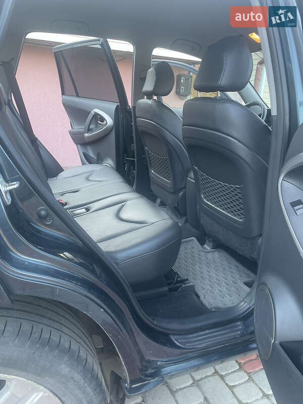 Позашляховик / Кросовер Toyota RAV4 2008 в Коростишеві