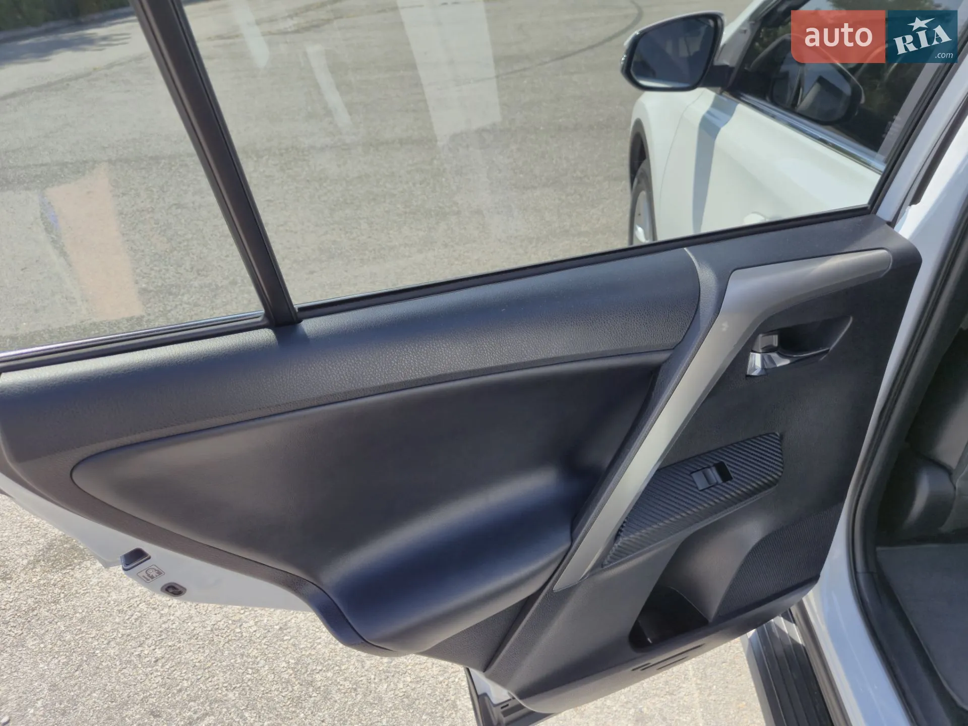 2013 Toyota RAV 4 - мініатюра 8
