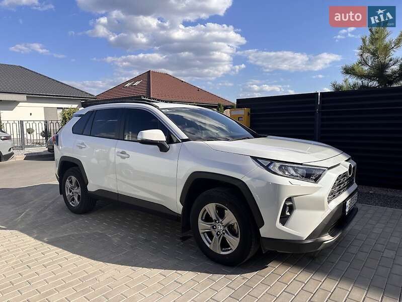 Внедорожник / Кроссовер Toyota RAV4 2023 в Днепре