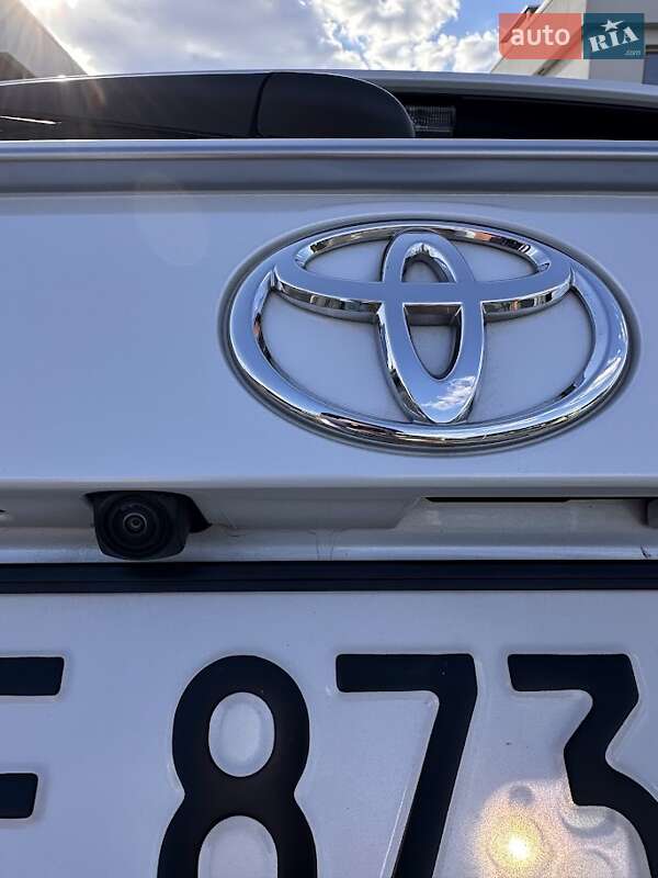 Внедорожник / Кроссовер Toyota RAV4 2023 в Днепре