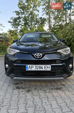 Внедорожник / Кроссовер Toyota RAV4 2017 в Киеве