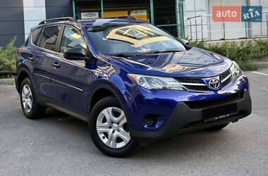 Позашляховик / Кросовер Toyota RAV4 2015 в Дніпрі