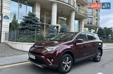 Позашляховик / Кросовер Toyota RAV4 2016 в Києві