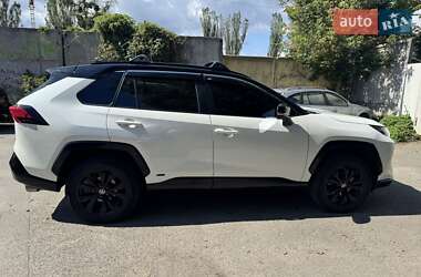 Внедорожник / Кроссовер Toyota RAV4 2022 в 