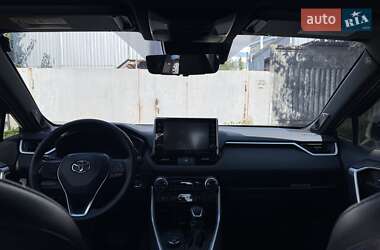 Внедорожник / Кроссовер Toyota RAV4 2022 в 