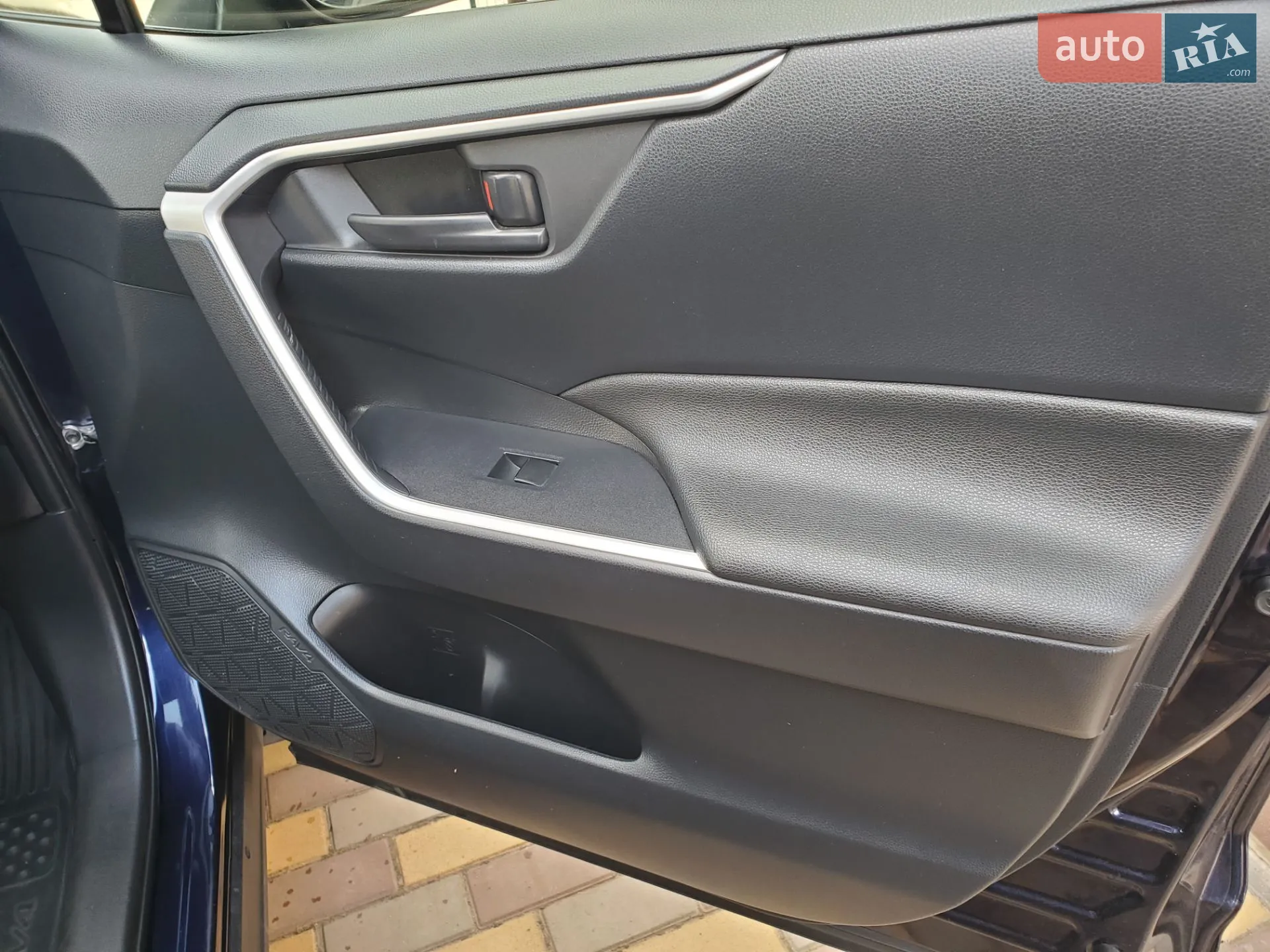 2019 Toyota RAV 4 - мініатюра 11
