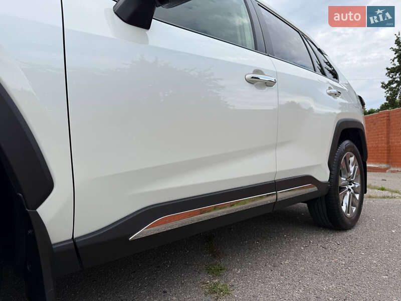 Позашляховик / Кросовер Toyota RAV4 2022 в Харкові