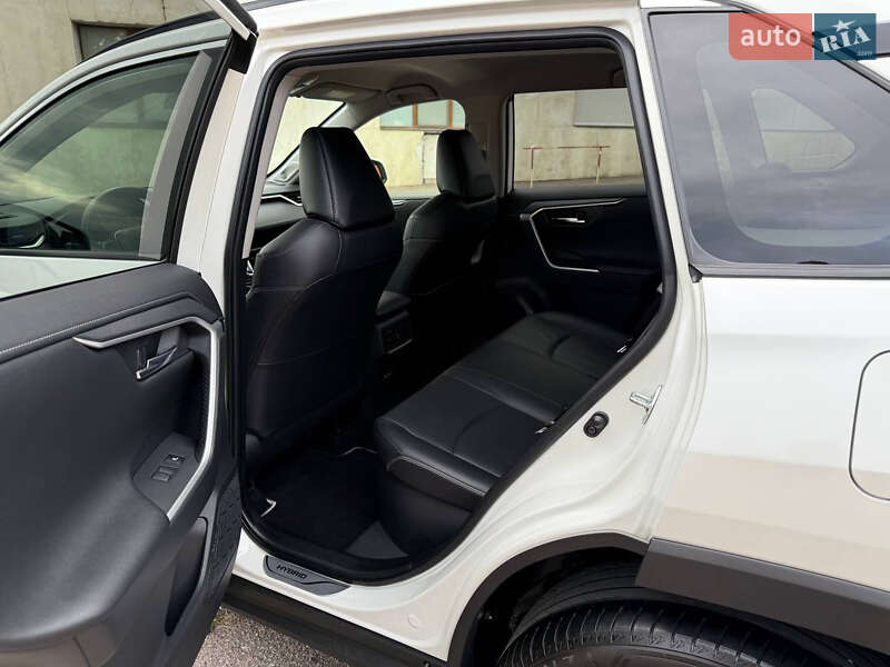 Позашляховик / Кросовер Toyota RAV4 2022 в Харкові