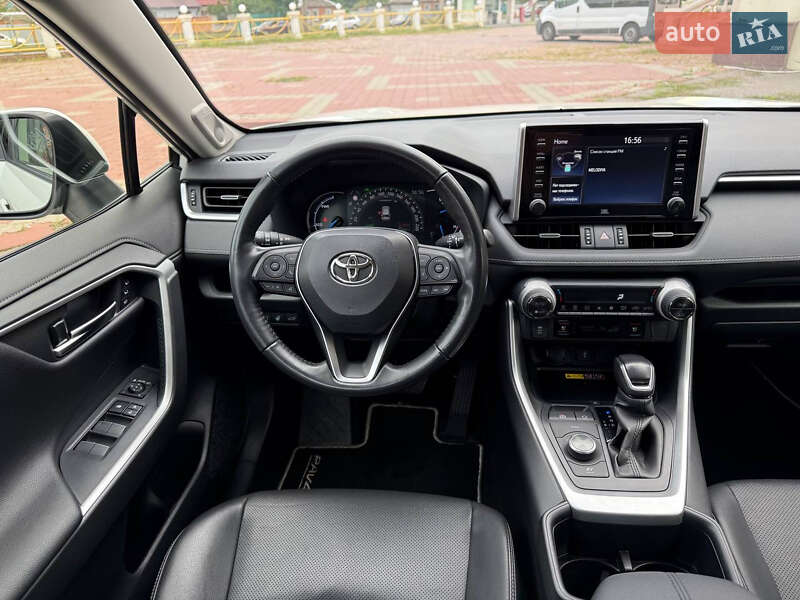 Позашляховик / Кросовер Toyota RAV4 2022 в Харкові