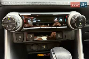 Внедорожник / Кроссовер Toyota RAV4 2023 в 