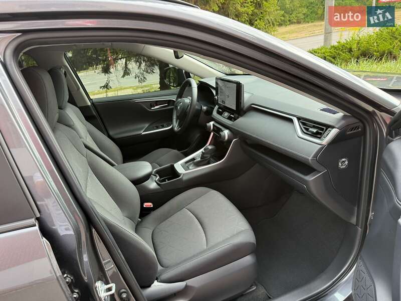 Позашляховик / Кросовер Toyota RAV4 2023 в Черкасах