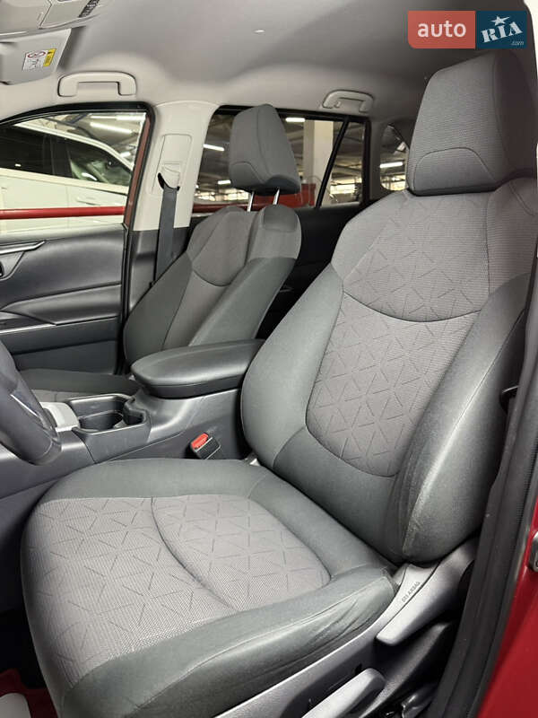 Позашляховик / Кросовер Toyota RAV4 2019 в Одесі фото 19 Позашляховик / Кросовер Toyota RAV4 2019 в Одесі