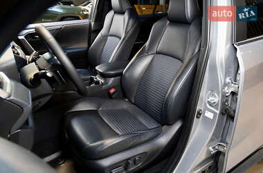 Внедорожник / Кроссовер Toyota RAV4 2020 в 