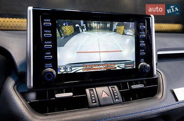 Внедорожник / Кроссовер Toyota RAV4 2020 в 