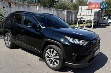 Внедорожник / Кроссовер Toyota RAV4 2019 в Кременчуге