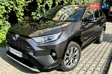 Позашляховик / Кросовер Toyota RAV4 2020 в Києві